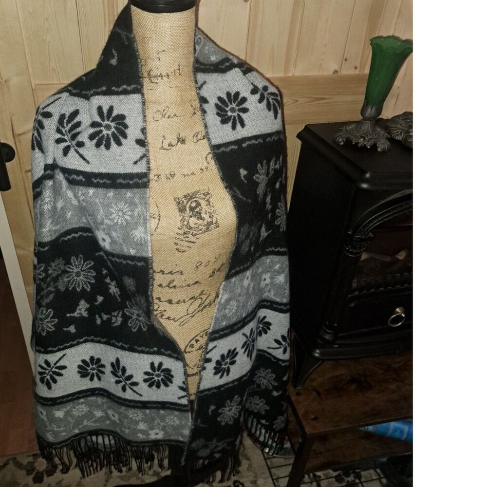 New Dennis Basso Made In Italy Floral Gray & Black Scarf Shawl Wrap Fringed NWOT